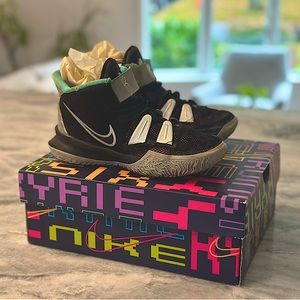 Nike Kyrie 7 'Pixel Camo' Size 2